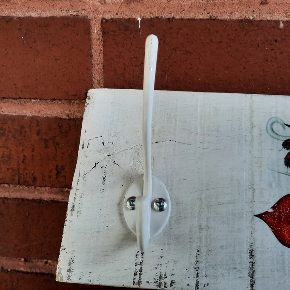 Hand Crafted Cute owl with a heart, Hang clothes,hats,caps or else - Picture 4 of 5